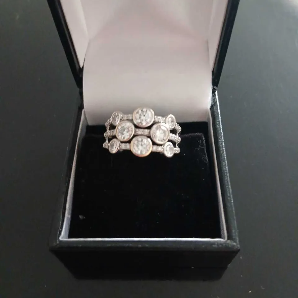 9CT WHITE GOLD DRESS RING WITH MULTIPLE STONES