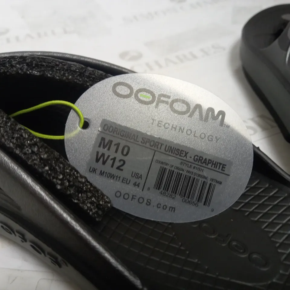 OOFOS OORIGINAL TOE POST FLIP FLOPS GRAPHITE EU 44 