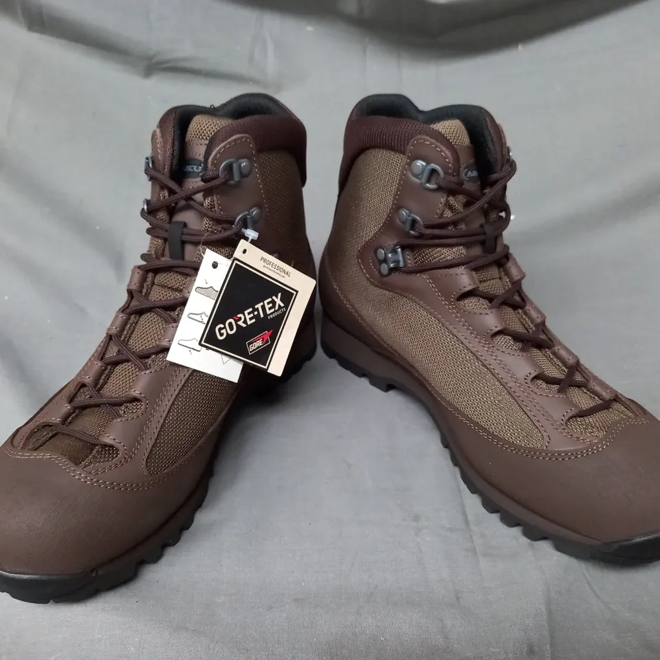 BOXED PAIR OF AKU COMBAT BOOTS IN BROWN UK SIZE 8
