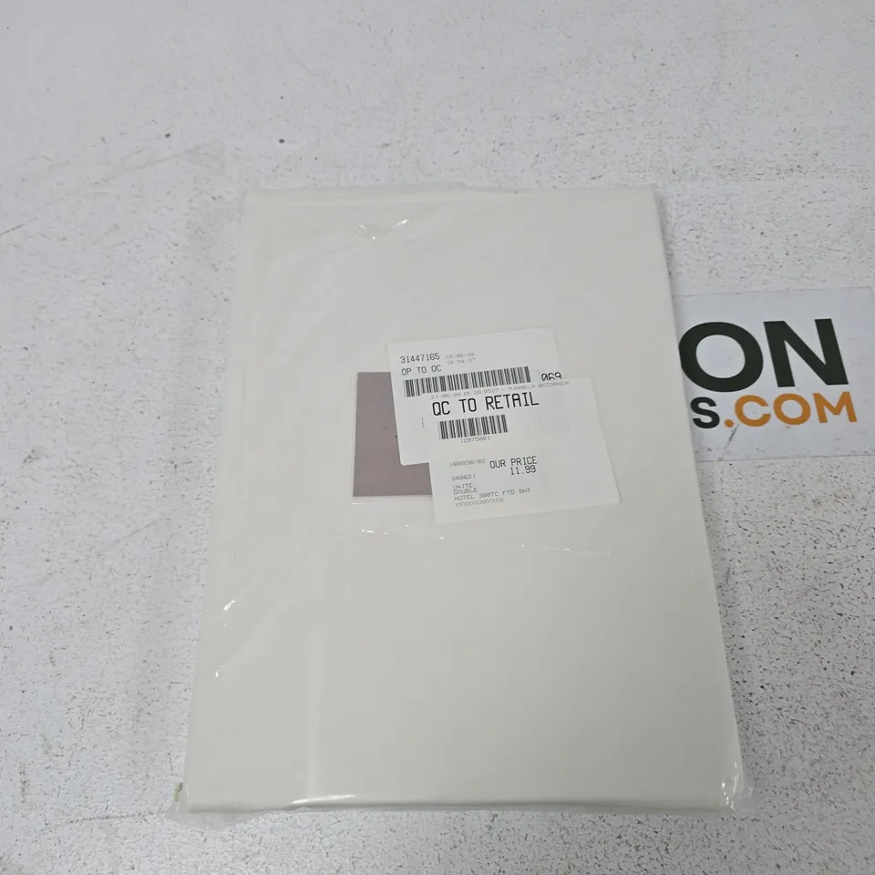 WHITE DOUBLE HOTEL SHEET SET – 300TC