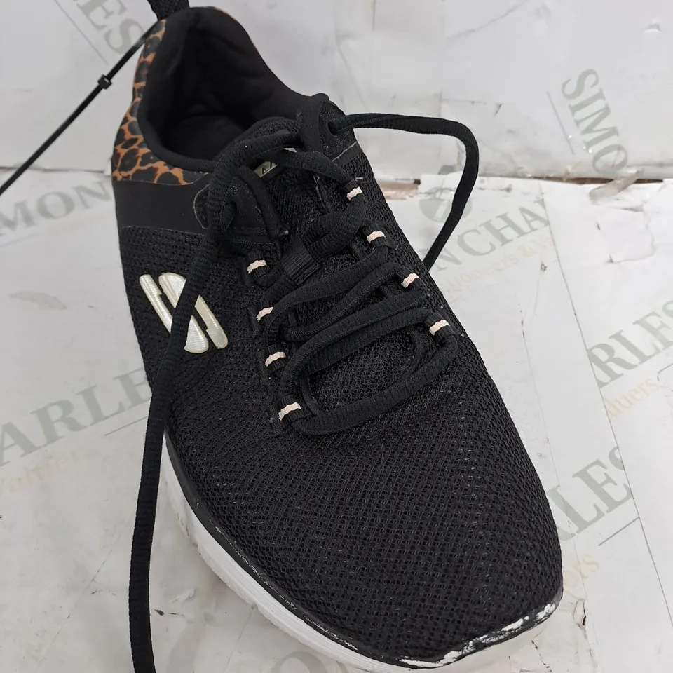 SKETCHERS ANIMAL PRINT FLEX TRAINERS IN BLACK - UK 3.5
