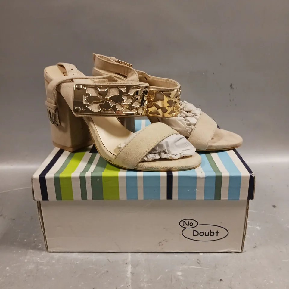 BOXED NO DOUBT BLOCK HEEL WOMENS SHOES - SIZE 4