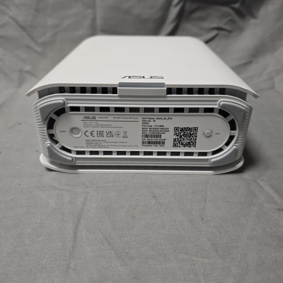 ASUS WIRELESS ROUTER – WHITE, 5-PORT ETHERNET, USB 3.0