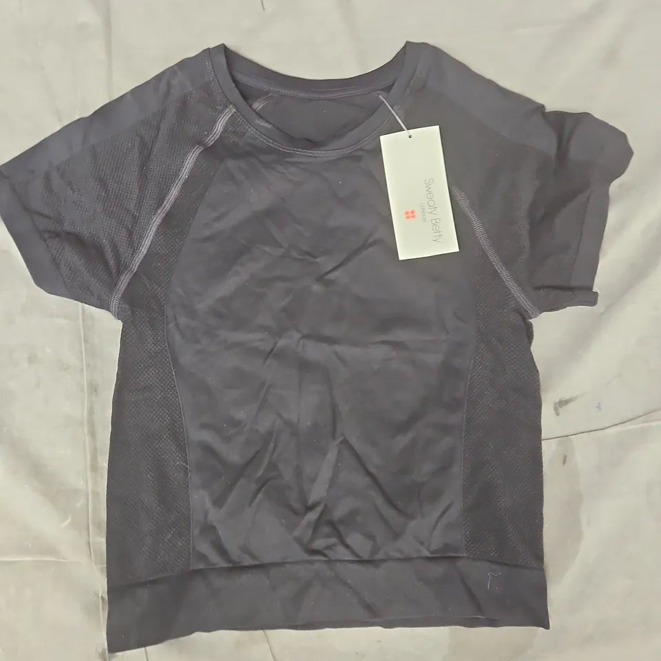 SWEATY BETTY ATHLETE CROP SEAMLESS WORKOUT T-SHIRT IN BLACK SIZE SMALL