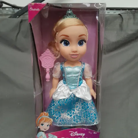 DISNEY PRINESS - CNDERELLA DOLL