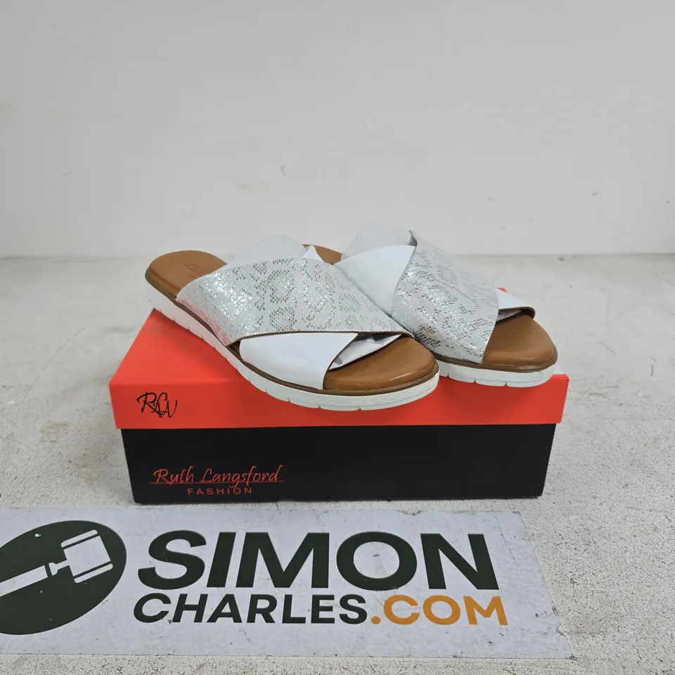RUTH LANGSFORD SLIDER SANDAL WHITE LEATHER SIZE 40 BOXED