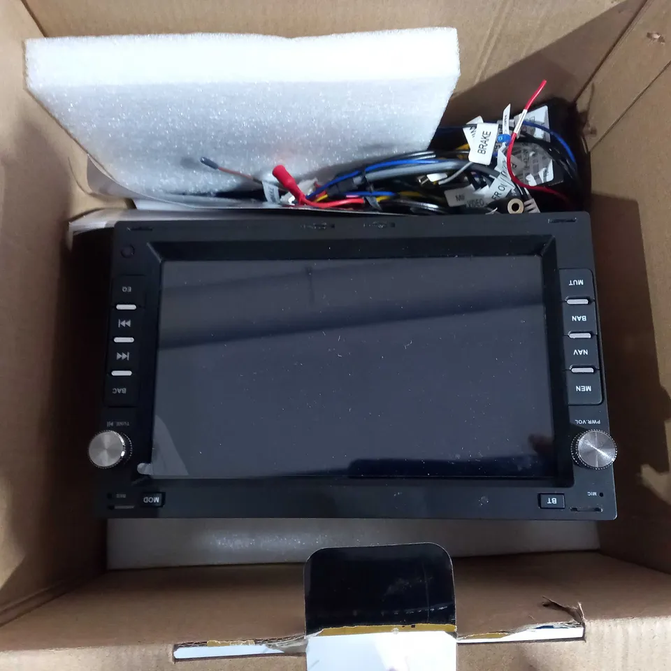 BOXED SEA AND MEW CAR MULTI MEDIA RADIO 
