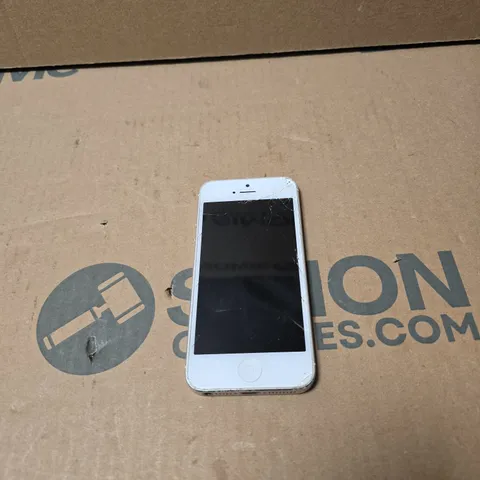 APPLE IPHONE 5 WHITE