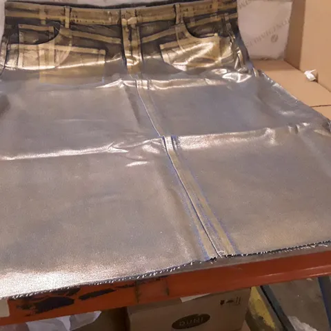 BOXED BRAND NEW JDWILLIAMS DENIM METALLIC SKIRT SIZE 28 GOLD COLOUR APPROXIMATELY 11 PIECES