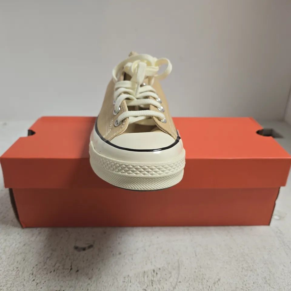 BOXED PAIR OF CONVERSE SHOES IN SAND SIZE UK 11