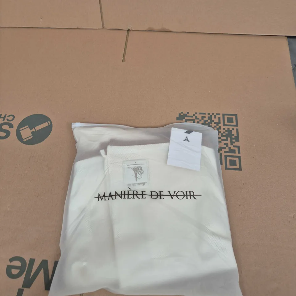 MANIÈRE DE VOIR BOXY POLO SHIRT WITH CROCHET DETAIL – CREAM (L)