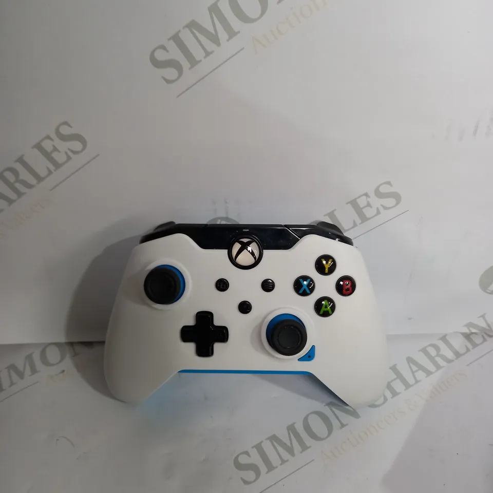 PDP ION WHITE XBOX WIRED CONTROLLER