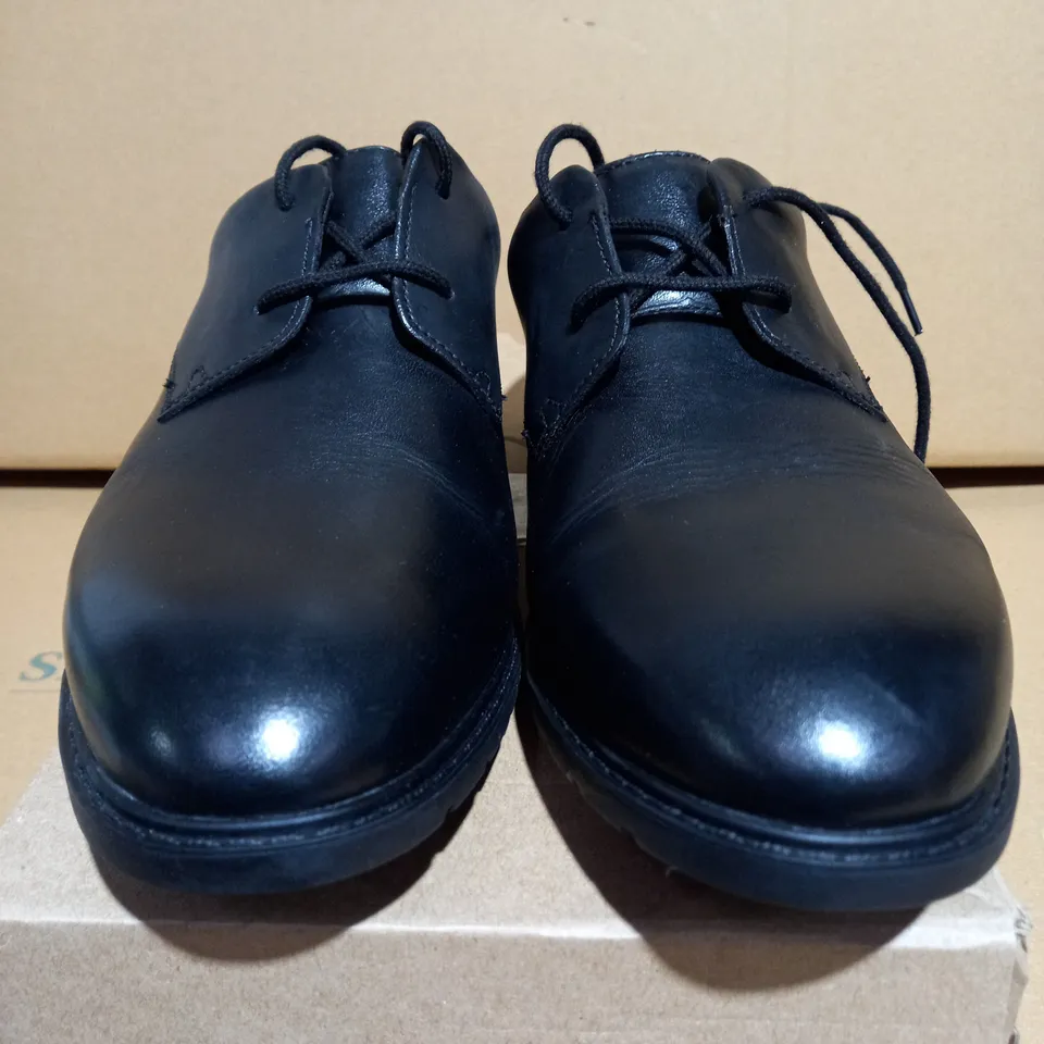 CLARKS SCALA LOOP YOUTH BLACK LEATHER SHOES - SIZE 7