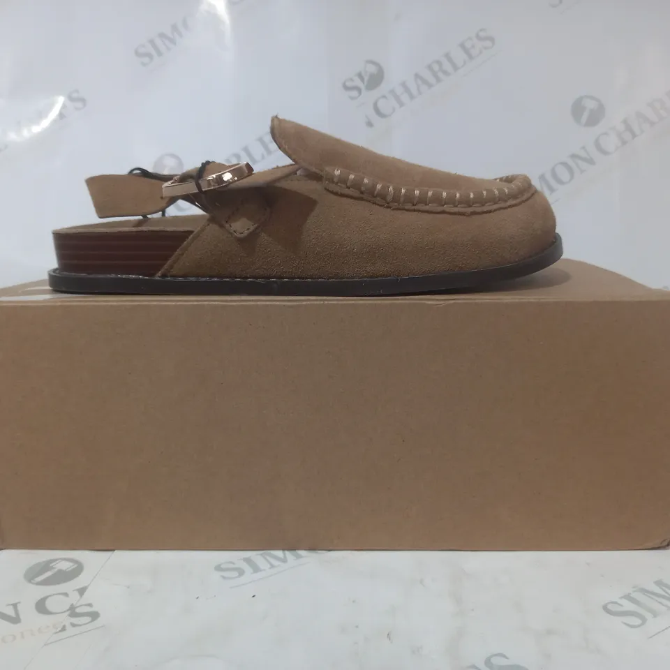 BOXED PAIR OF ZARA FLAT SHOES IN SAND UK SIZE 5