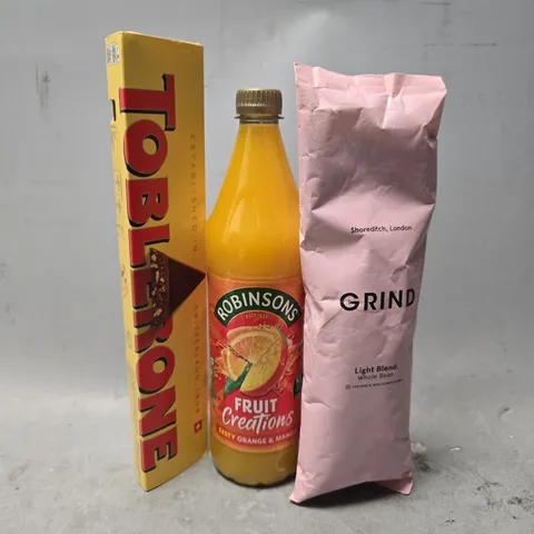 APPROXIMATELY 7 ASSORTED FOOD & DRINK ITEMS TO INCLUDE - ROBINSON FRUIT CREATIONS , TOBLERONE , GRIND LIGHT BLEND ETC