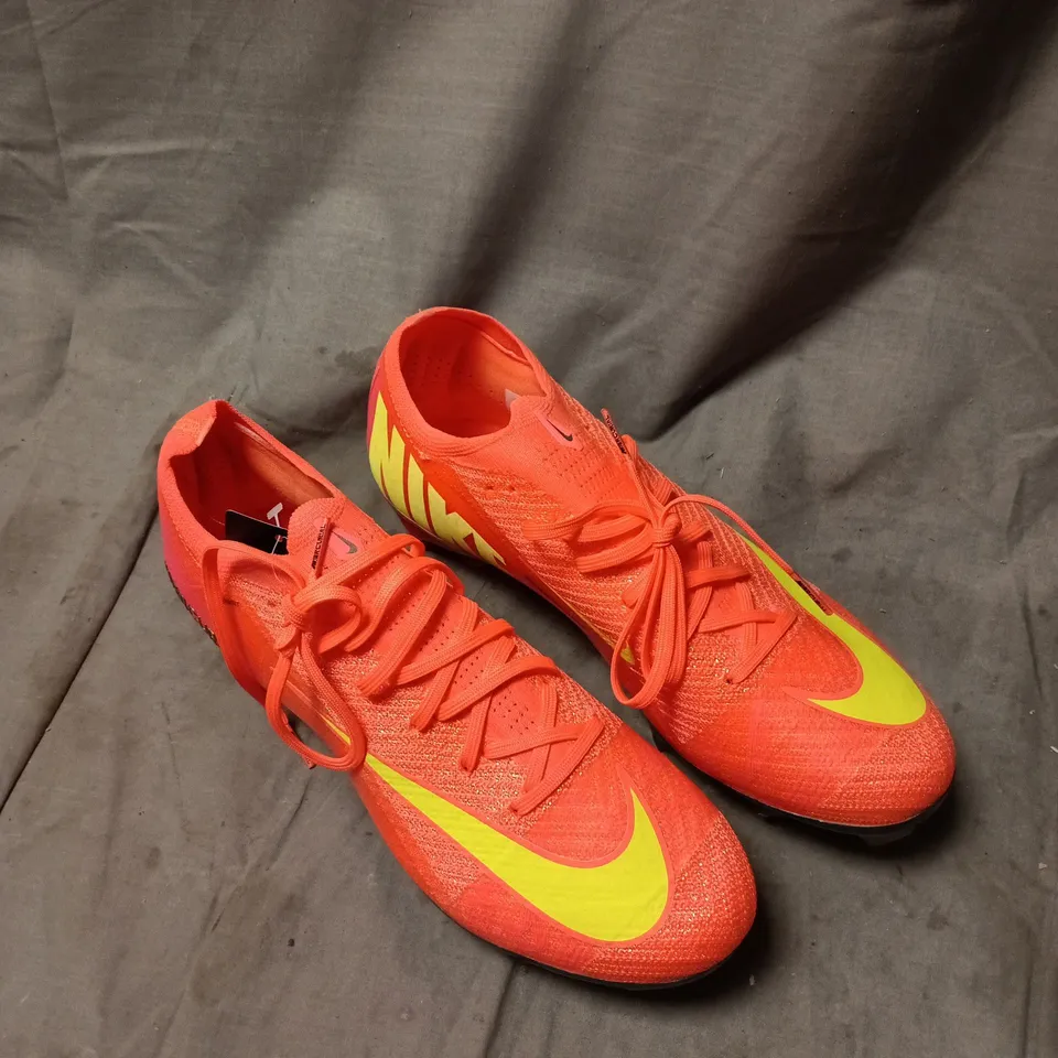 NIKE MERCURIAL SOCCER BOOTS – NEON ORANGE WITH YELLOW SWOOSH SIZE 8.5