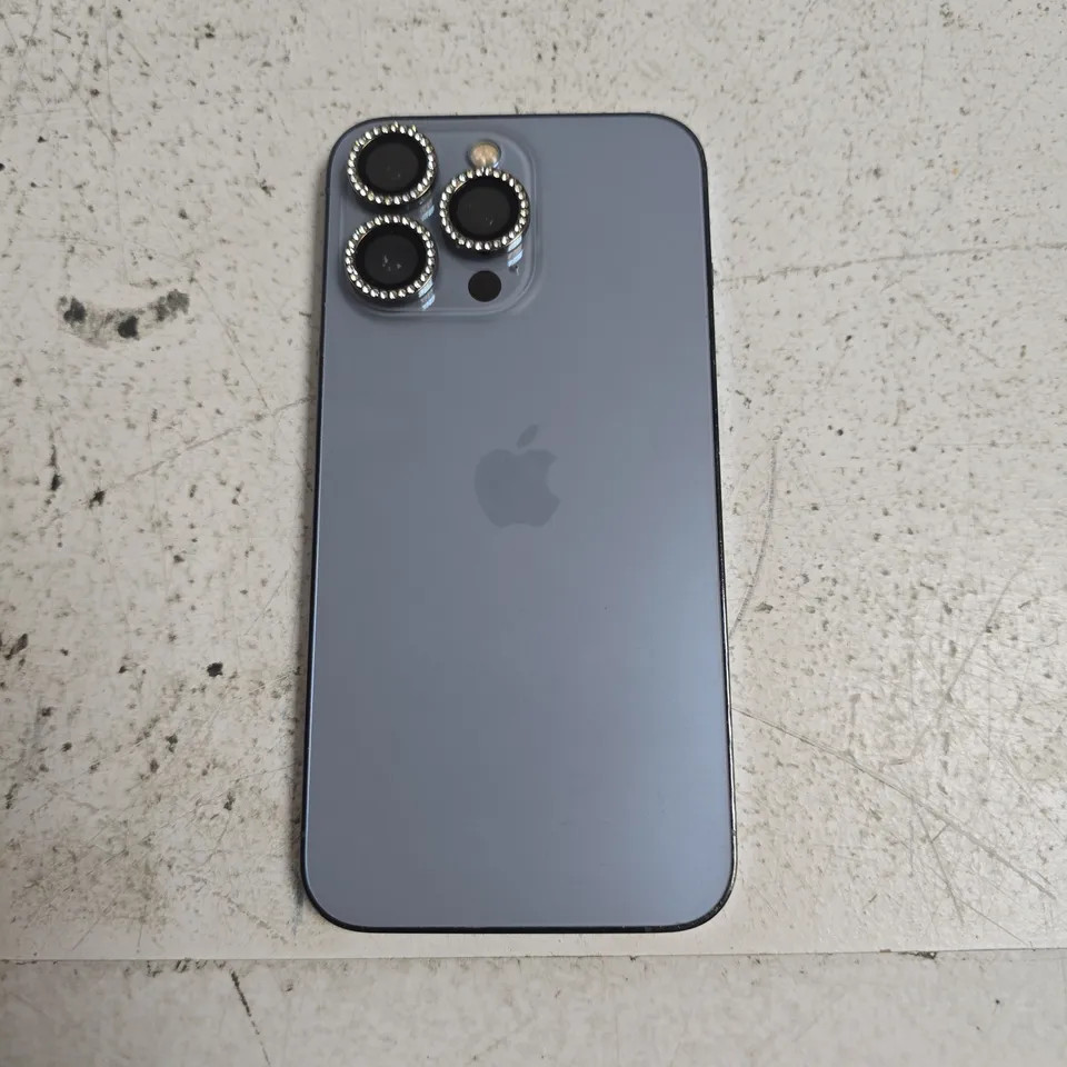 APPLE IPHONE WITH TRIPLE-CAMERA REAR – BLUE/GRAPHITE (PRO-SERIES) - MODEL UNKNOWN
