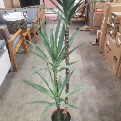 133CM ARTIFICIAL YUCCA TREE IN POT