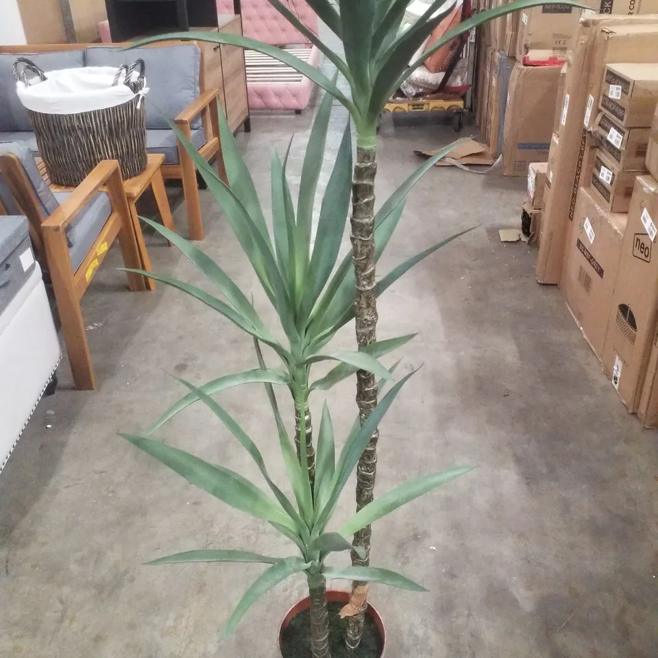 133CM ARTIFICIAL YUCCA TREE IN POT