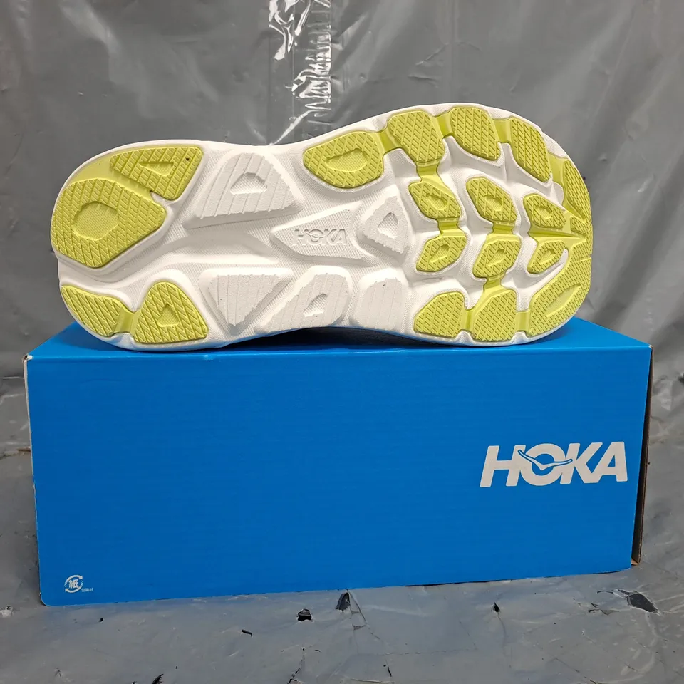 BOXED PAIR OF HOKA TRAINERS IN PINK SIZE UK 5