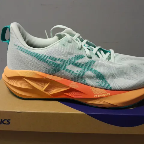 BOXED ASICS NOVABLAST 5 UK 11