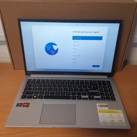 BOXED ASUS VIVOBOOK AMD R7-7730U 522GB SSD LAPTOP IN SILVER - M1502Y