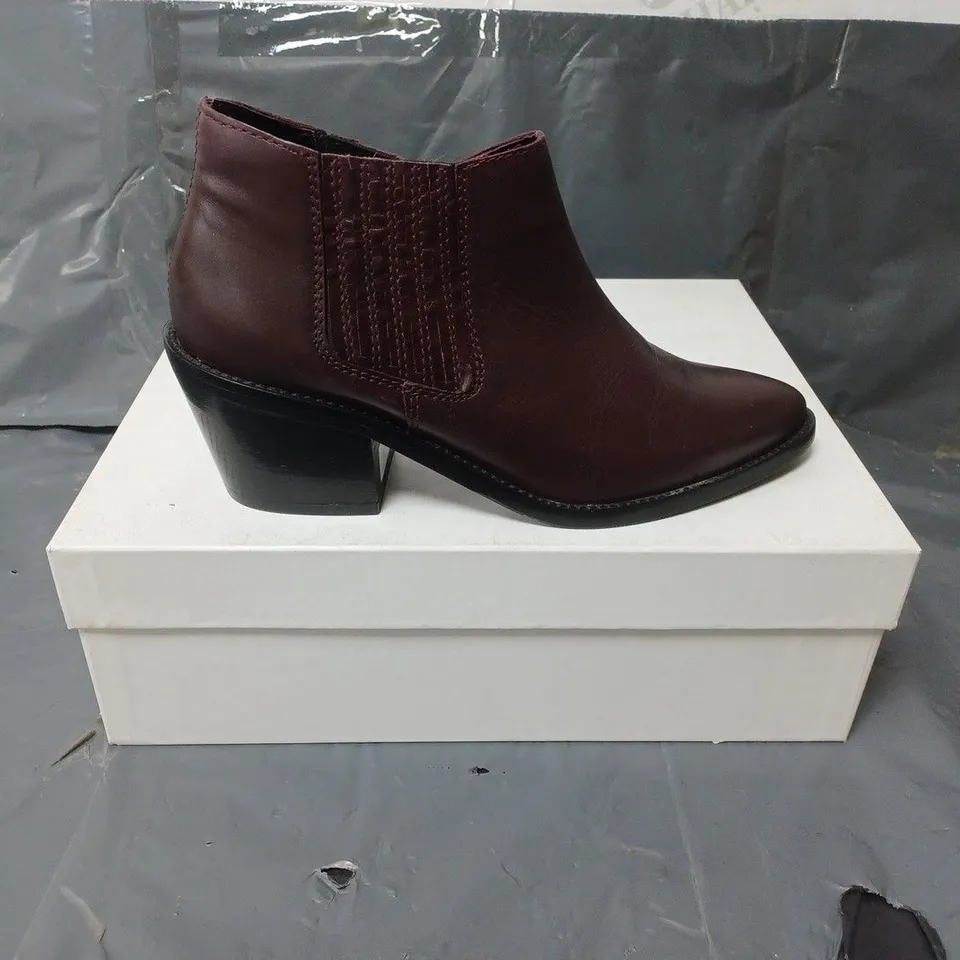 BOXED PAIR OF WOMENS WINE LEATHER ANKLE BOOTS SIZE 3