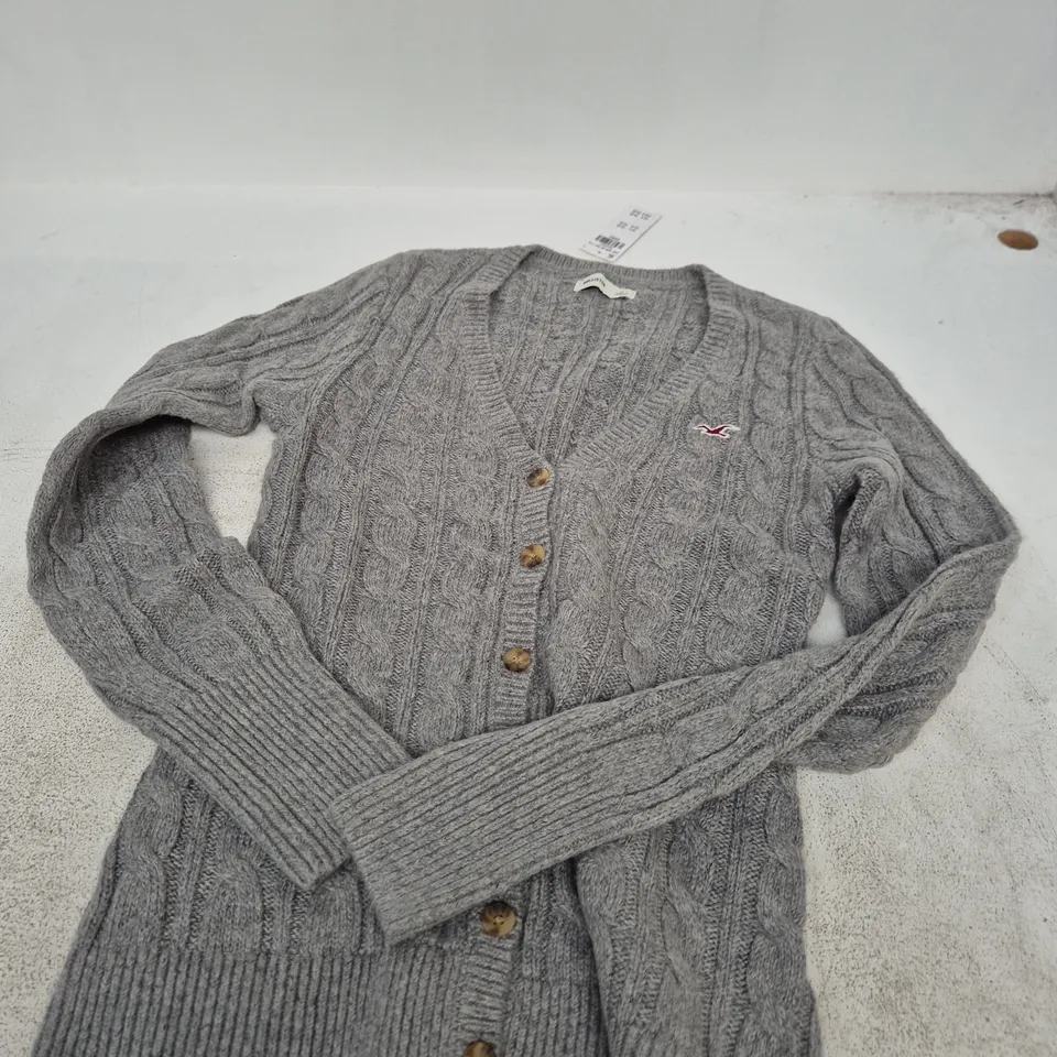 HOLLISTER WOMEN'S GREY CABLE-KNIT CARDIGAN, SIZE S