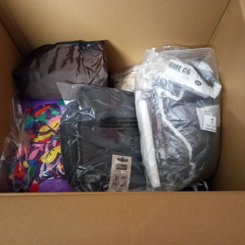 LOT OF ASSORTED HOUSEHOLD ITEMS TO INCLUDE FILLED CUSHIONS, BABYWEARING CARRIER COVER AND HOT WATER BOTTLE