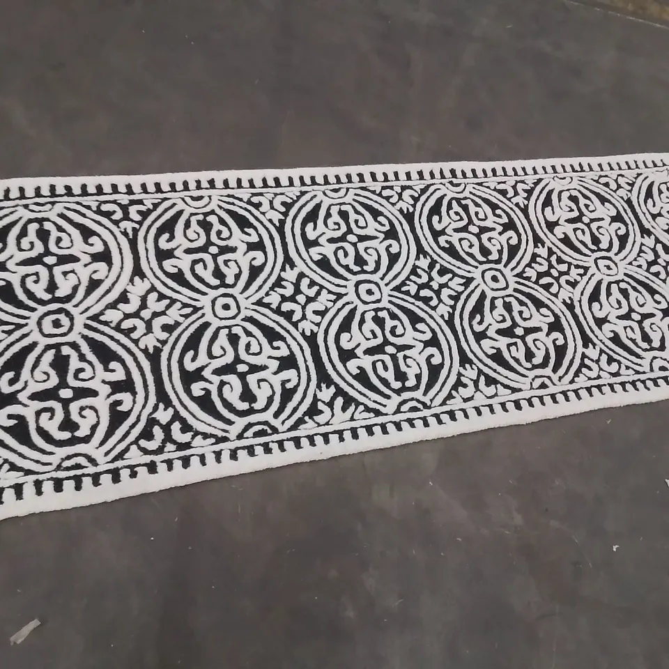 PALLET OF APPROXIMATELY 20 QUALITY DESIGNER RUGS