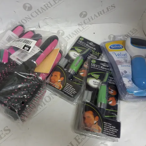 LOT OF APPROXIMATELY 12 ASSORTED HEALTH & BEAUTY ITEMS, TO INCLUDE HAIR BRUSHES, MICROTOUCH MAX, ETC