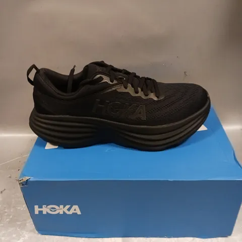 BOXED PAIR OF HOKA BONDI 8 TRAINERS - 9.5