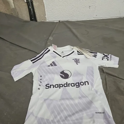 MANCHESTER UNITED ADIDAS YOUTH FOOTBALL SHIRT UK 7-8Y WHITE WITH SNAPDRAGON SPONSOR
