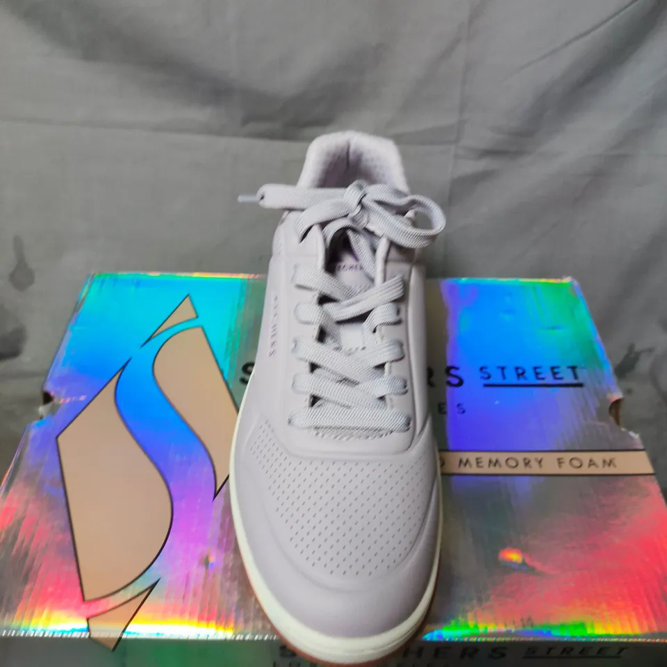 SKECHERS STREET LOS ANGELES SNEAKERS – GREY WITH LILAC HEEL, MEMORY FOAM - SIZE 6