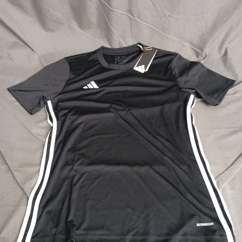 ADIDAS TABELA 23 JERSEY IN BLACK/WHITE SIZE M