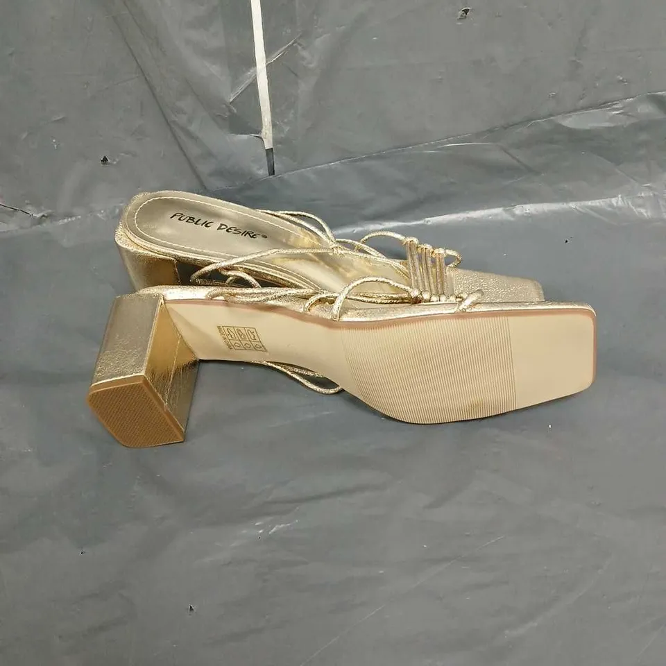 PUBLIC DESIRE OPEN TOE BLOCK HEEL SANDALS IN GOLD SIZE 8