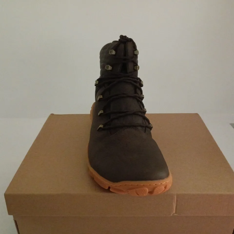 VIVOBAREFOOT TRACKER FOREST BRACKEN LEATHER BOOT UK 11 BOXED