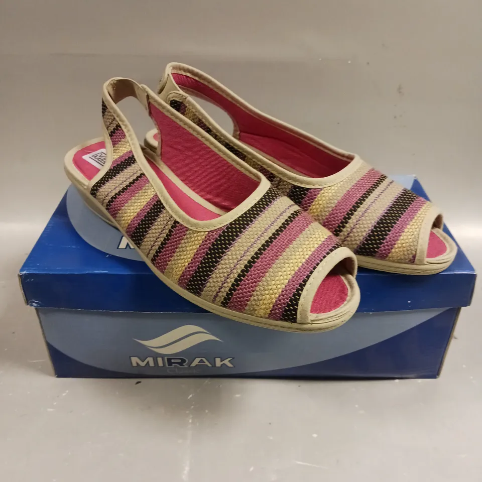 BOXED PAIR OF MIRAK CLASSIC OPEN TOE SLIP ON SANDLES IN RED - SIZE 6