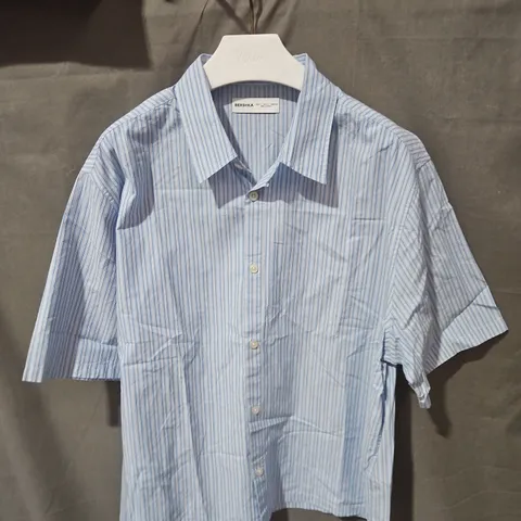 BERSHKA LIGHT BLUE STRIPED SHIRT β SHORT SLEEVE SIZE L