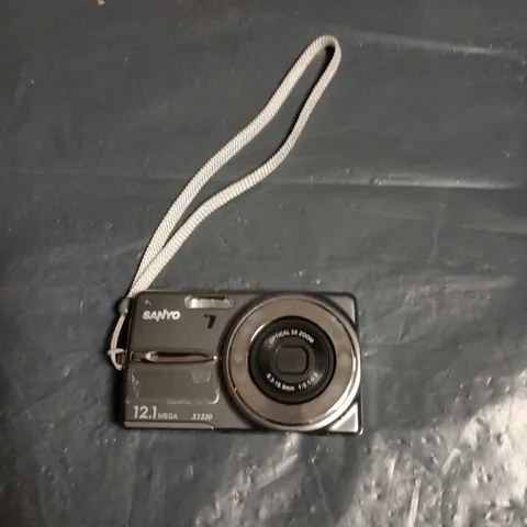 SANYO DIGITAL CAMERA X1220 , 12.1MP, 8X OPTICAL ZOOM