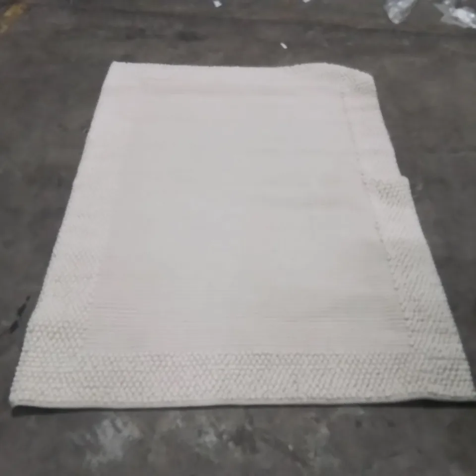 QUALITY DESIGNER AREA RUG - APPROXIMATELY 180X130CM