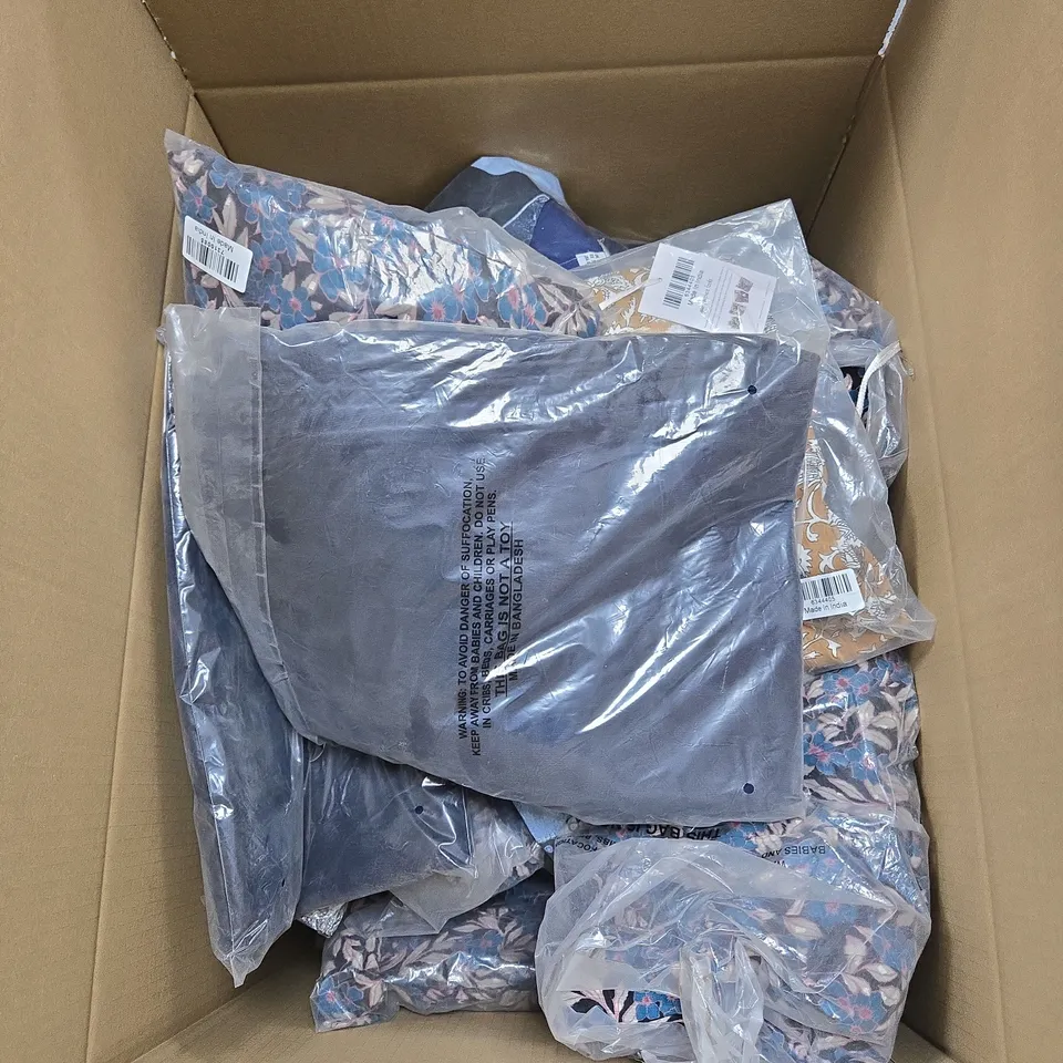 BOX OF APPROXIMATELY 30 X ASSORTED TAMSY CLOTHING TO INCLUDE BLUE CORDUROY TROUSERS ETC