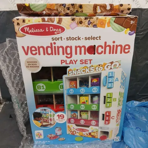 MELISSA & DOUG VENDING MACHINE PLAY SET