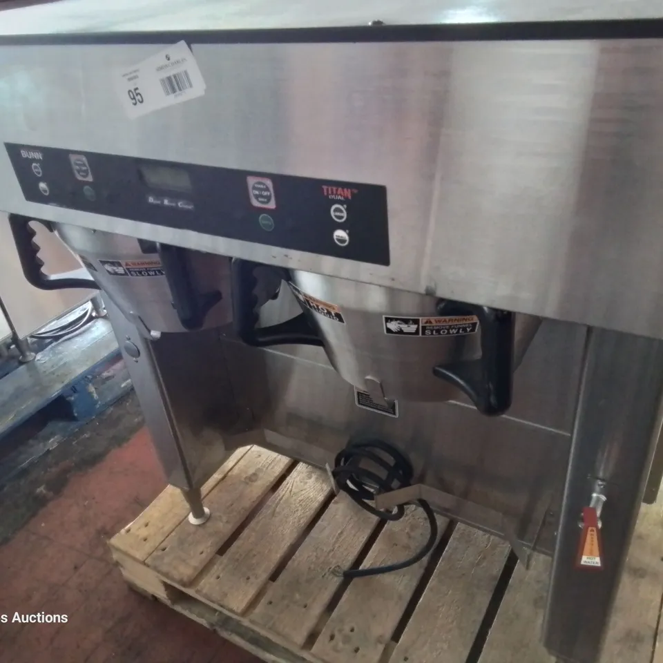 BUNN DUAL TITAN COMMERCIAL COFFEE BREWER