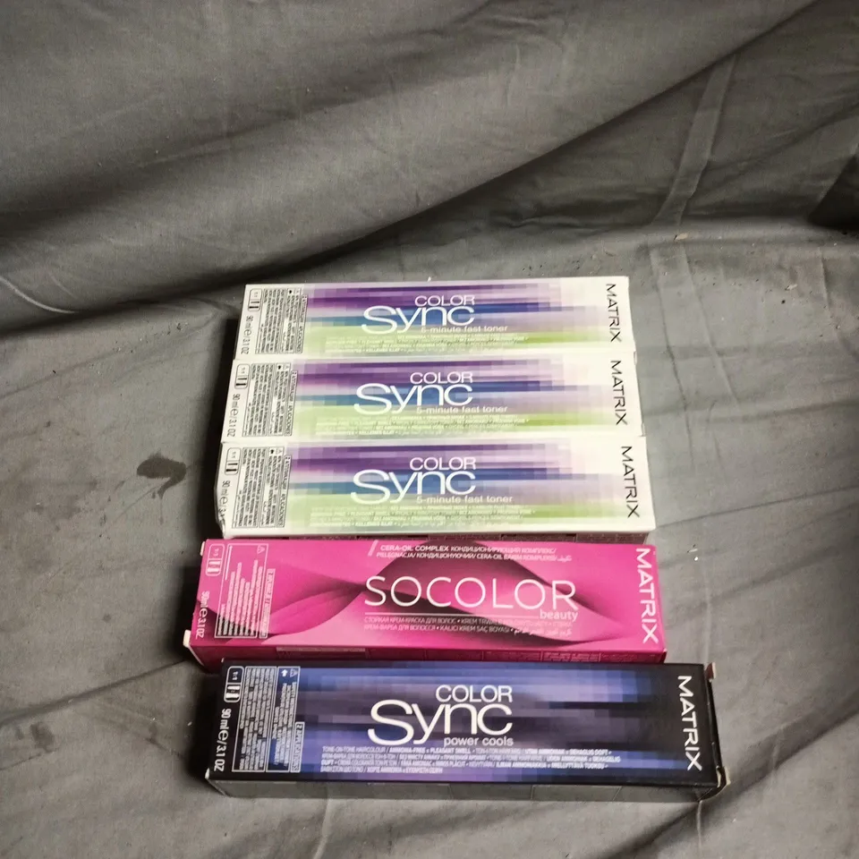 BOX OF APPROXIMATELY 60 MATRIX HAIR CARE PRODUCTS INCLUDING COLOR SYNC 5 MINUTE FAST TONER, COLOR SYNC LIGHT BROWN ASH/LIGHT BROWN MOCHA RED AND SO COLOR MEDIUM BROWN MOCHA VIOLET