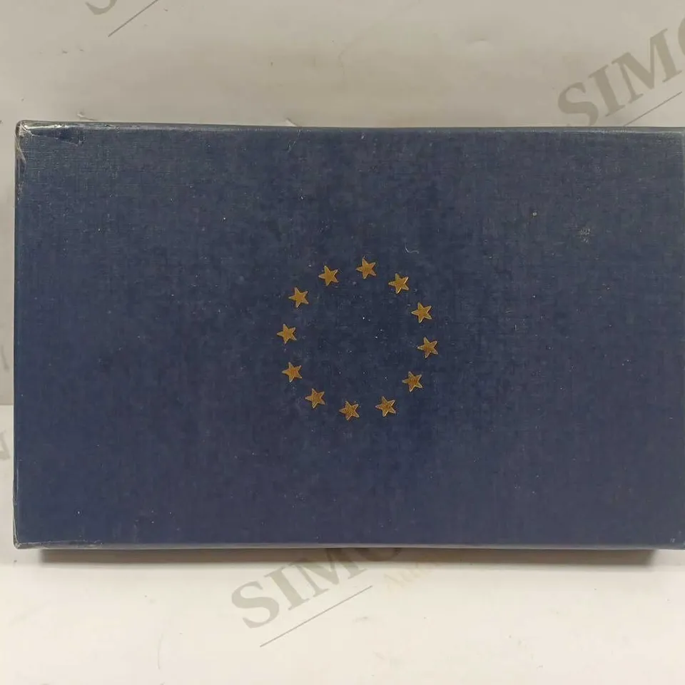 LOT TO CONTAIN 4 X BATTLE OF BRITAIN COMMEMORATIVE COINS WITH A COIN CASE 