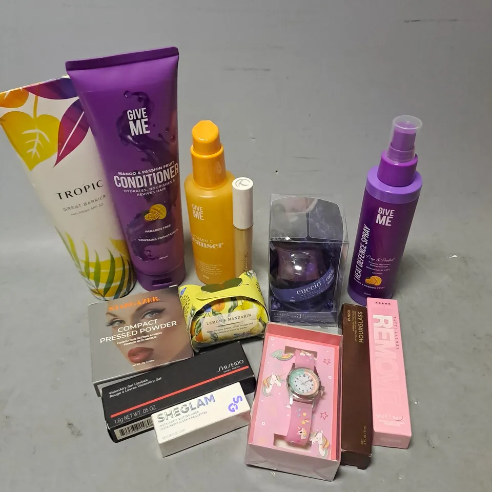 APPROXIMATELY 20 ASSORTED COSMETIC PRODUCTS TO INCLUDE - TROPIC SUN LOTION - GIVE ME CONDITIONER - TATTI LASHES REMOVER - ETC