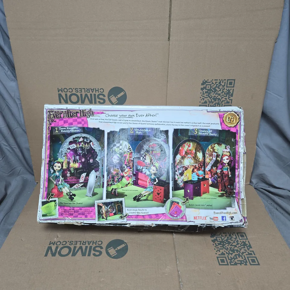 NETFLIX EVER AFTER HIGH, WAY TO WONDERLAND PLAYSET BOXED