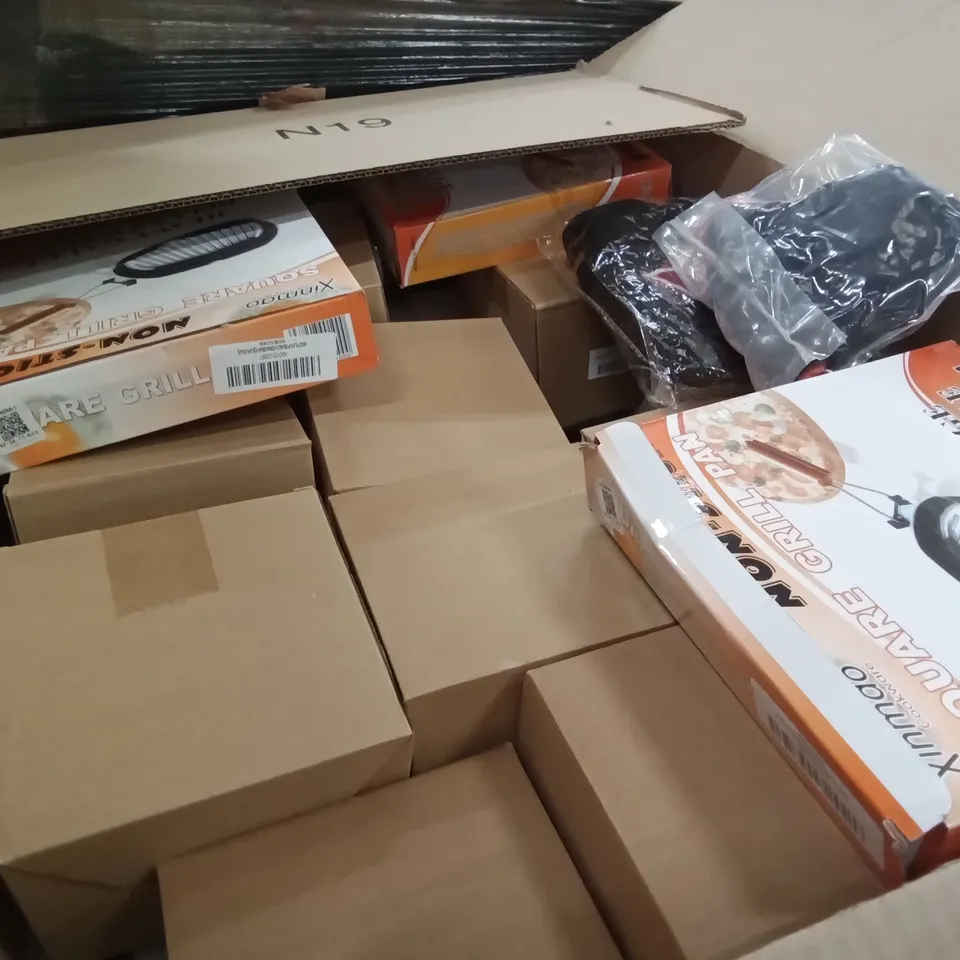 PALLET OF ASSORTED ITEMS INCLUDING THE CASTLE ON SUNSET BOOK, NON STICK SQARUE GRILL PAN, IPHONE 13 PRO CLEAR CASE, AUTISM EXPLAINED BOOK, THE LANGUAGE OF WEBSITES BOOK, GRADIENT BLUE ASHTRAY 