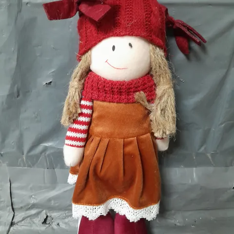 STANDING GIRL WITH HAT CHRISTMAS DECORATION